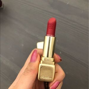 Guerlain KISS KISS Matte Lipstick- Spicy Burgundy